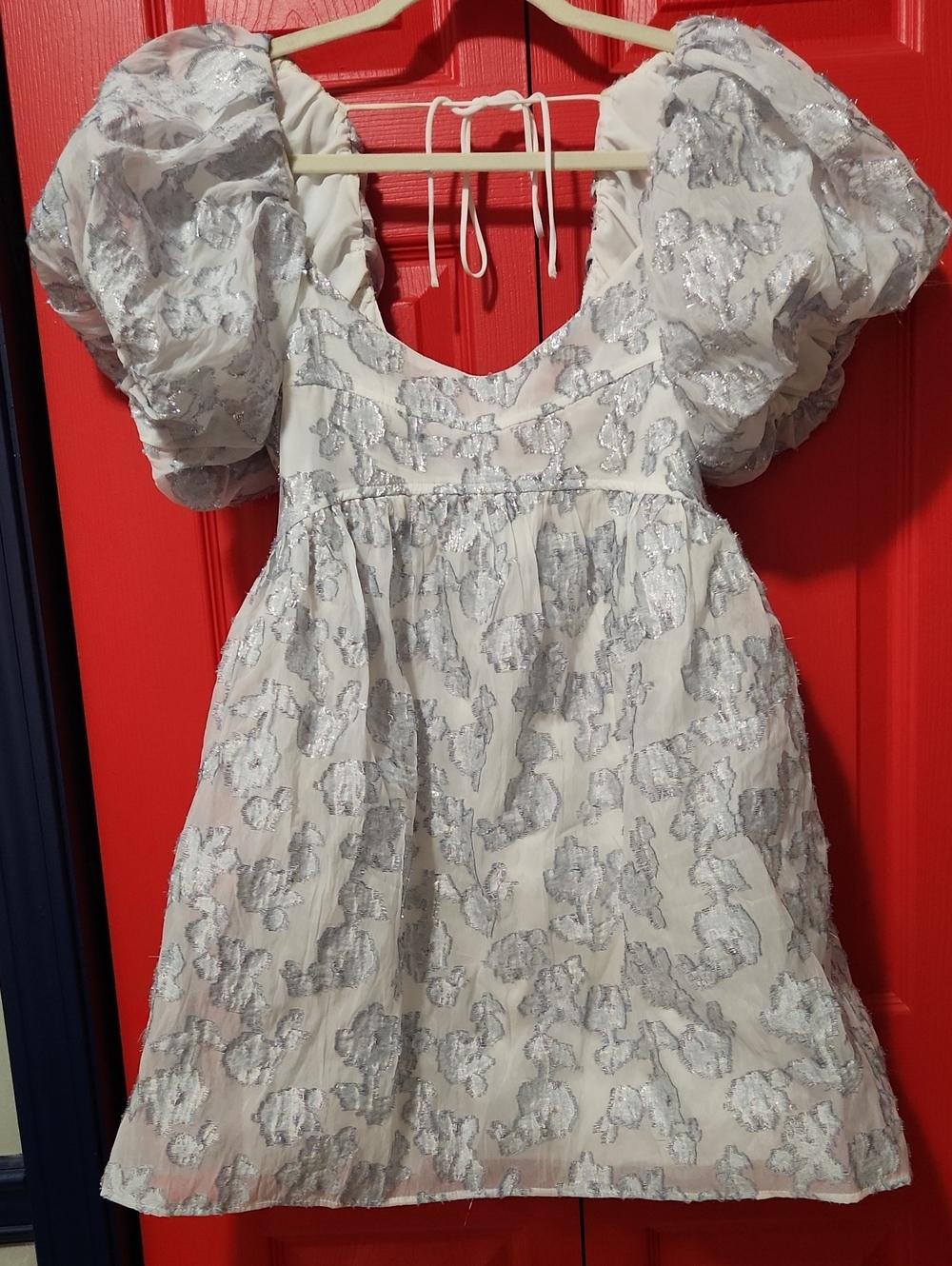 Sz M White Puff-Sleeve Mini Dress with Silver Floral Lurex